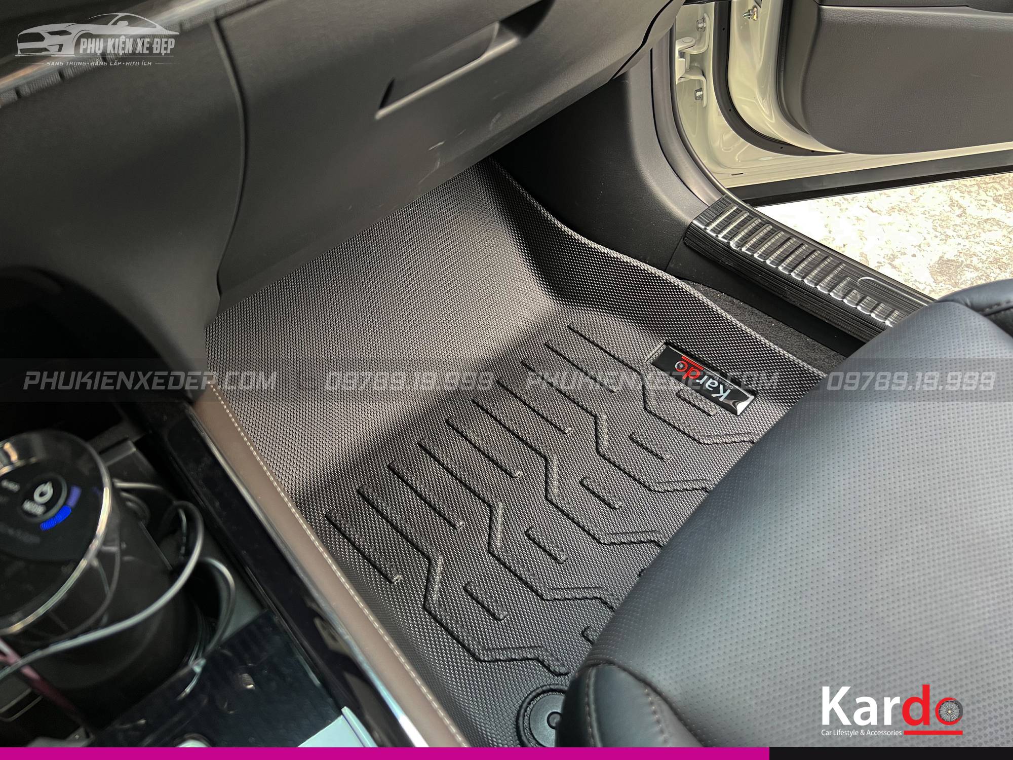 Thảm Lót Sàn Ô Tô Kardo Mazda CX30 - Đồ chơi xe hơi, phụ kiện ô tô, trang trí xe hơi - góc nhìn 2